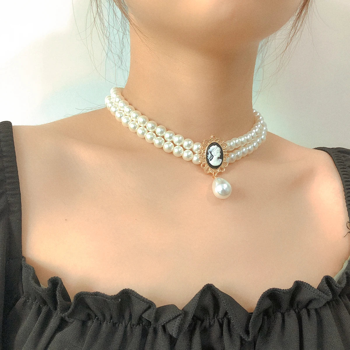 Layered Short Imitation Pearl Choker Necklace for Women White Beads Necklaces Wedding Jewelry on Neck Lady Pearl Choker Collar