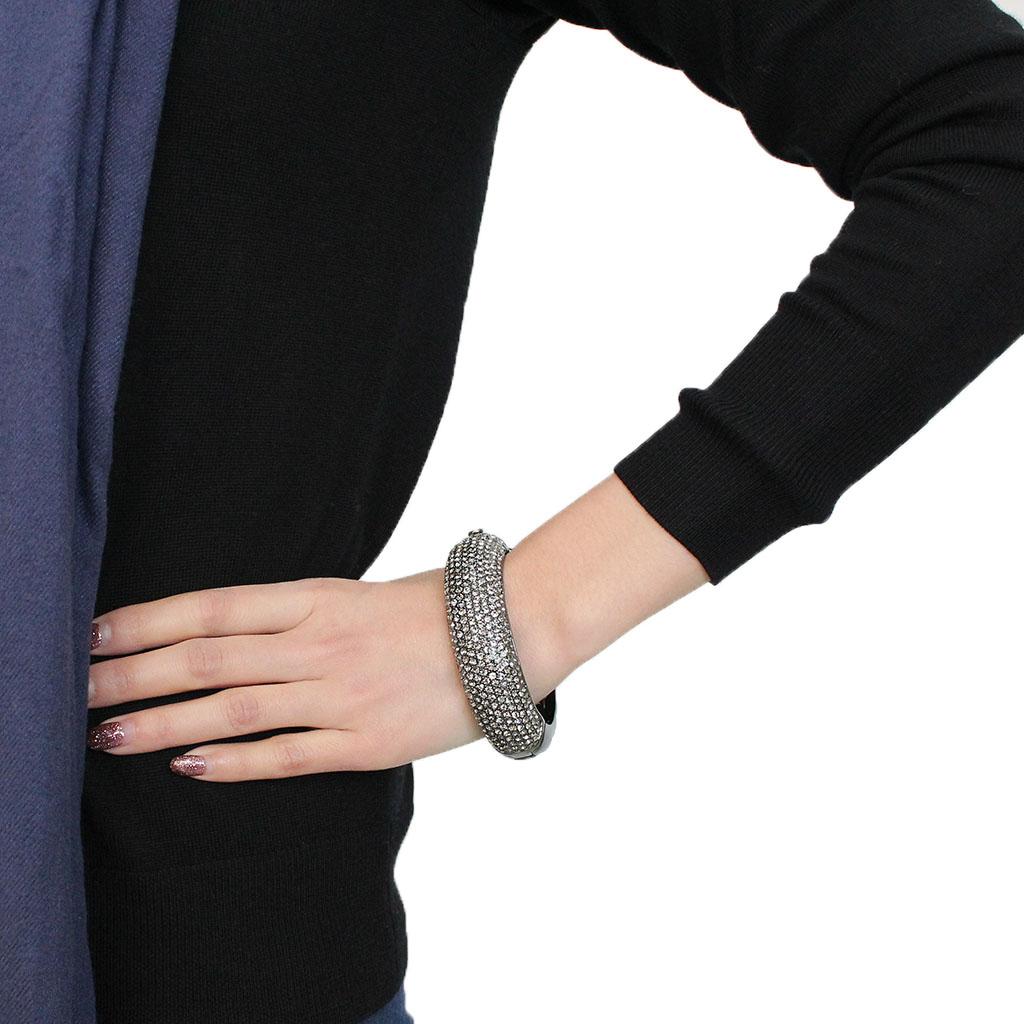 LO4304 - TIN Cobalt Black Brass Bangle with Top Grade Crystal  in